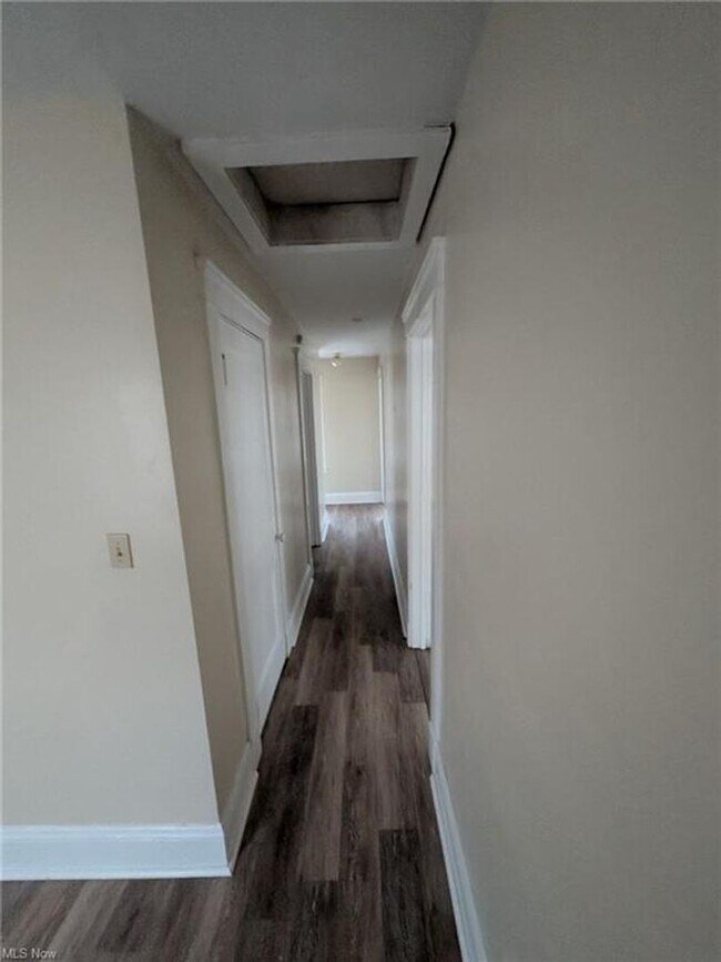 Foto del edificio - 1733 Robindale St