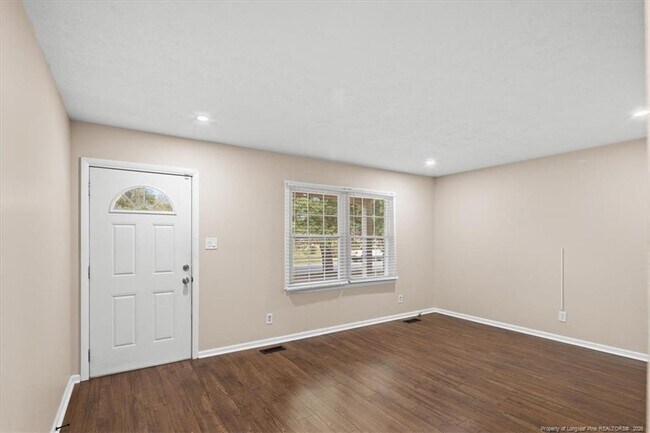 Foto del edificio - 6604 Vaughn Rd