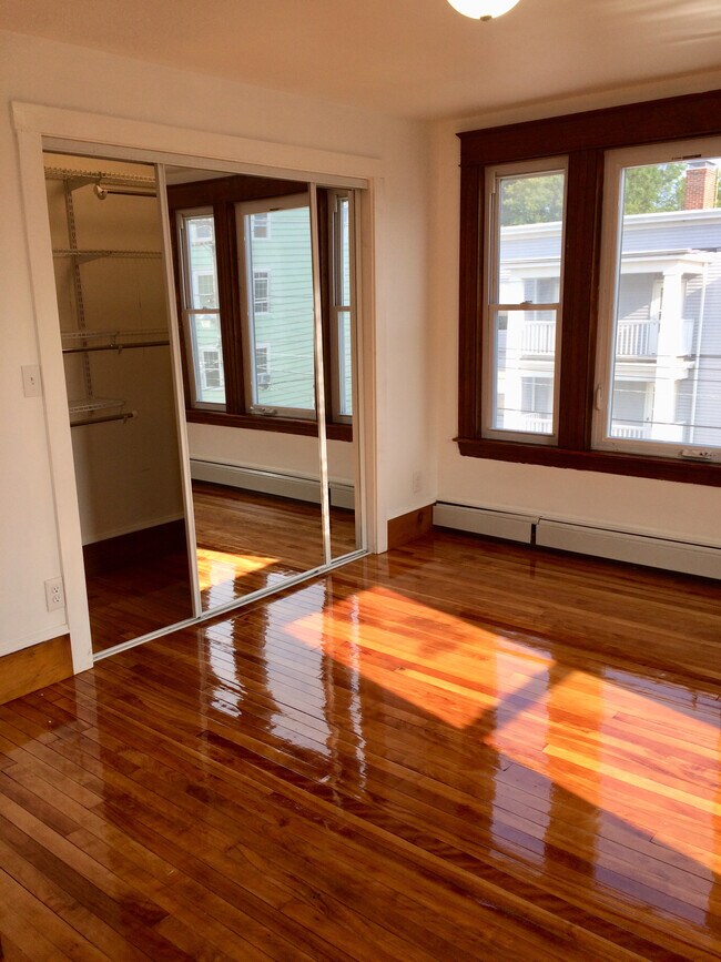 98 Walnut St Unit 3, Lewiston, ME 04240 Room for Rent in Lewiston, ME