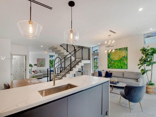Foto del edificio - 2924 Bird Ave