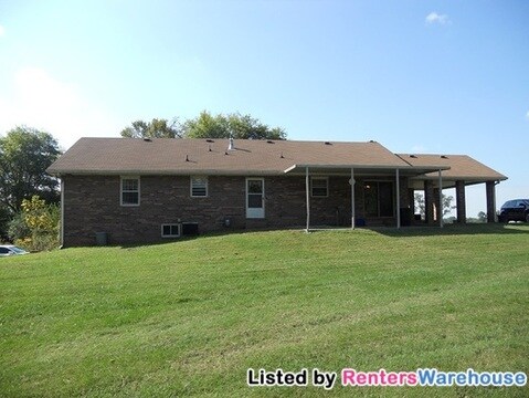 Building Photo - 815 Douglas Ln