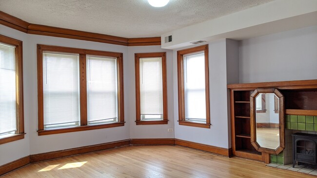 Building Photo - 6551 S Fairfield Ave