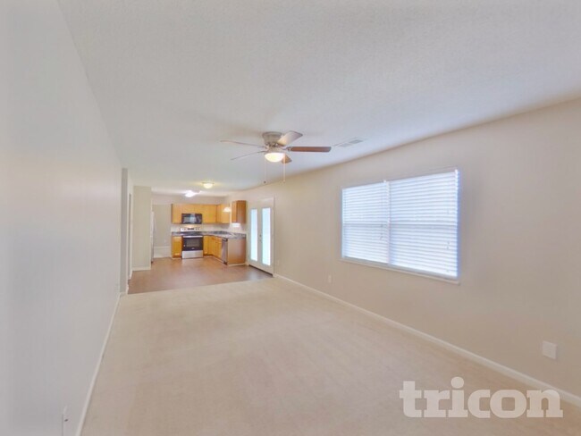 Foto del edificio - 732 Elderberry Ln