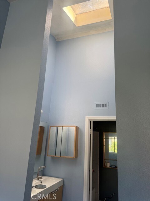Foto del edificio - 12750 Centralia St