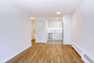 Building Photo - 760 Rue Galt