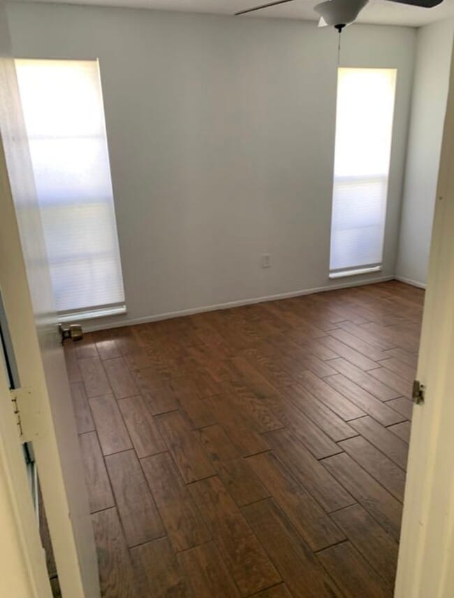 Foto del edificio - 7926 Avenal Loop