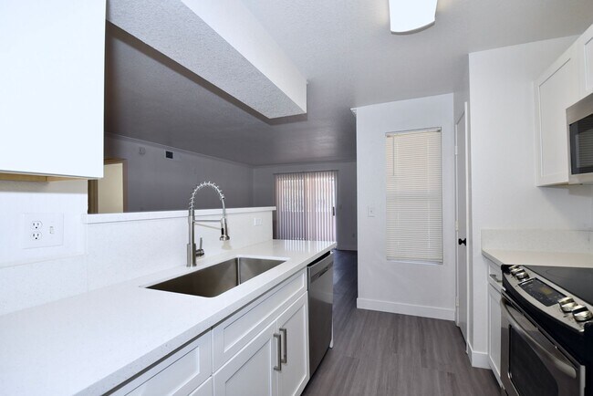 Foto del edificio - Move-In Ready Upgraded 1 Bed • 1 Bath Cond...