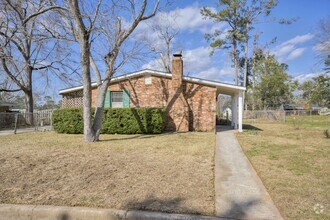 Building Photo - 4061 Briarwood Dr