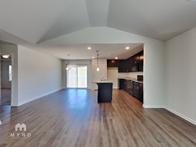 Building Photo - 120 Dasher Dr