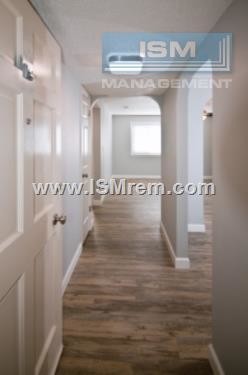Building Photo - 320 Hilltop Dr