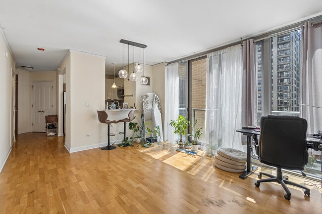 Foto del edificio - 420 E Waterside Dr