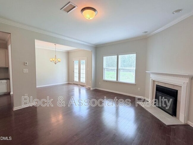 Building Photo - 210 Hamlet Pl