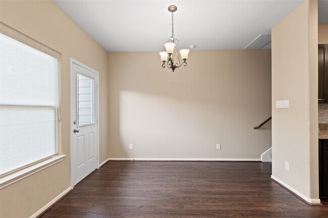 Foto del edificio - 17120 Wilthorne Gardens Ct