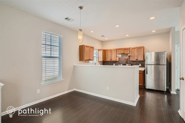 Foto del edificio - 4697 Highpoint Ln