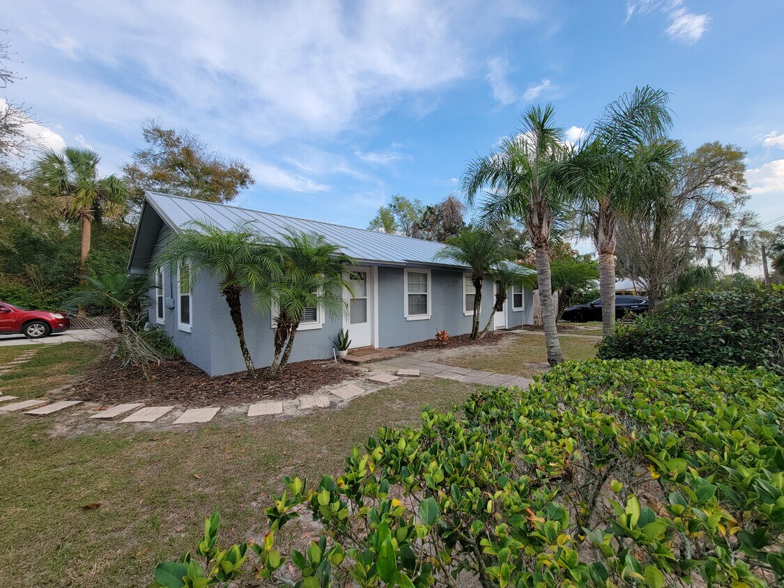 348 N Orange St Unit 2, Mount Dora, FL 32757 Apartments in Mount Dora