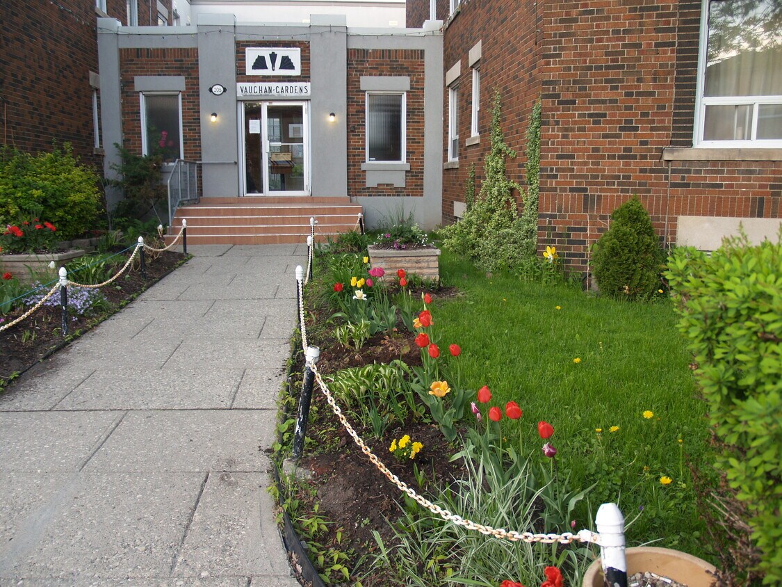 Photo principale - 205 Vaughan Rd