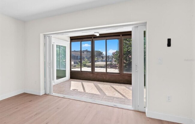 Foto del edificio - 4448 Marine Pkwy