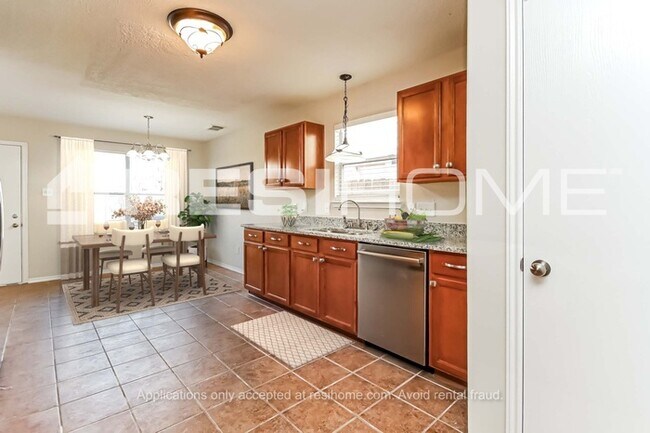 Foto del edificio - 17203 Hawks Landing Dr