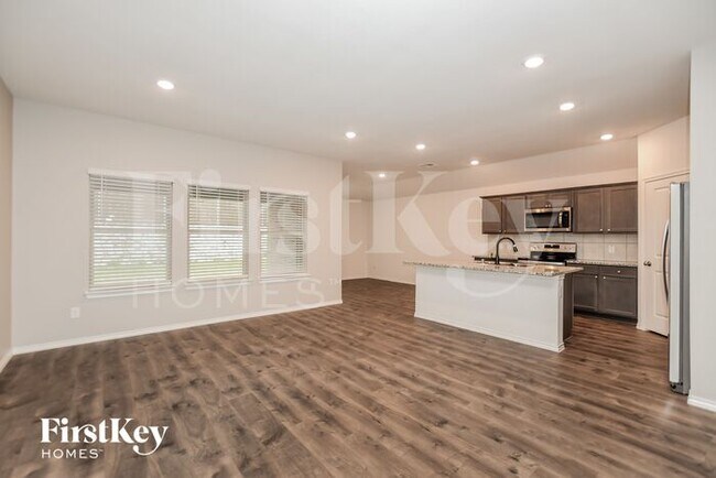 Foto del edificio - 3338 Everly Dr
