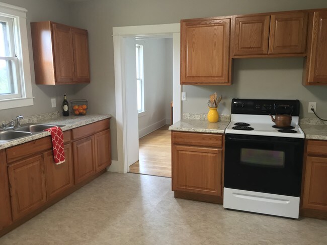 Vista de la cocina 1 - 506 S Cayuga St