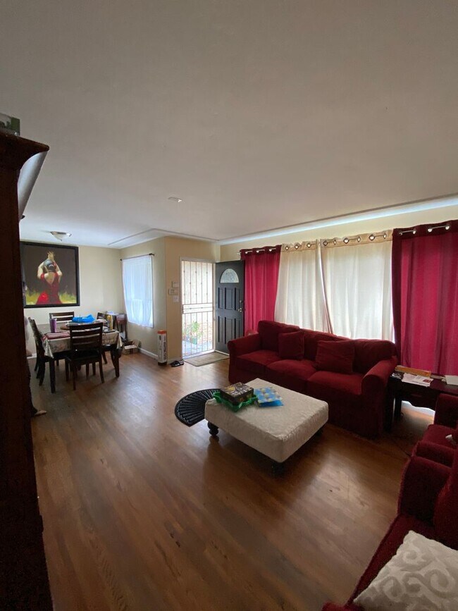 Building Photo - 3 Bedrooms 2 baths house in Chula Vista