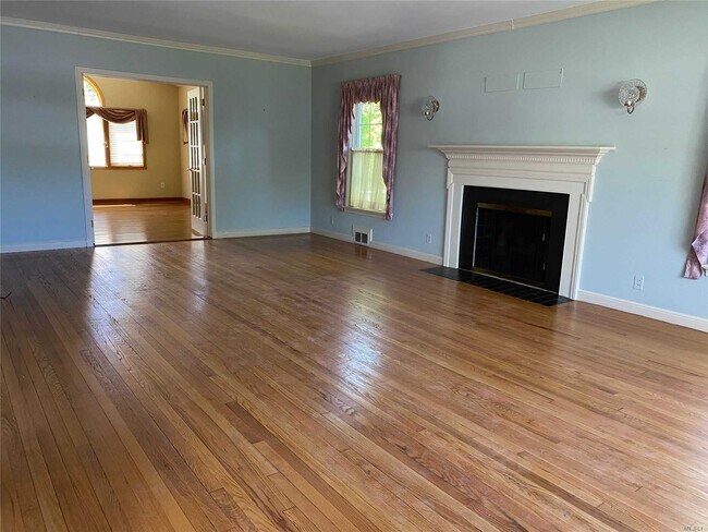 Building Photo - 222 Trumbull Rd