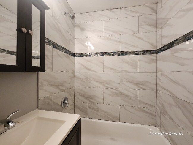 Foto del edificio - 3351 Commercial Ave