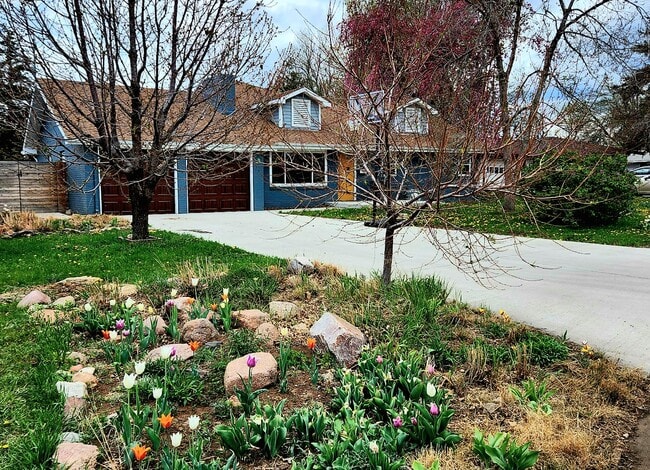 Building Photo - 205 Princeton Rd