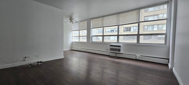 Foto del edificio - 6171 N Sheridan Rd