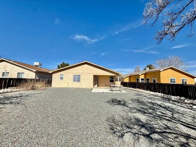 Foto del edificio - Beautiful Updated 3 Bedroom / 2 Bathroom Home in Prime Rio Rancho Location