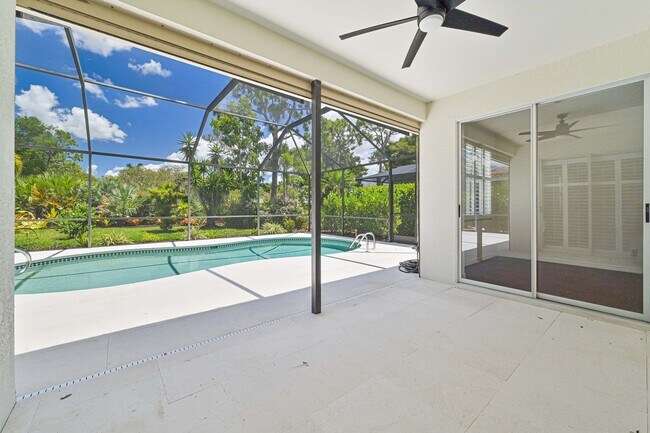Building Photo - Rarely Available - Pelican Landing, Pool H...