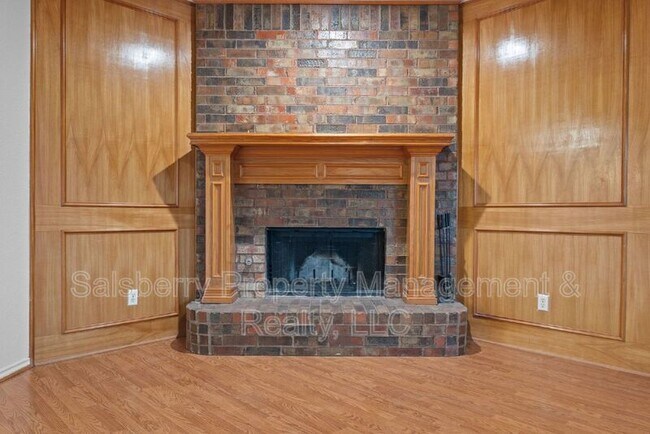 Foto del edificio - 1105 Hall Dr