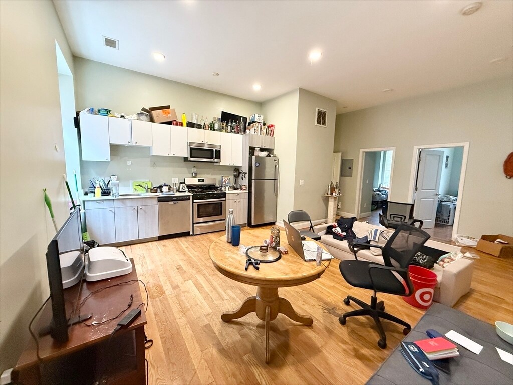 Foto principal - 409 Dudley St