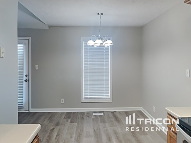 Foto del edificio - 1429 Cedar Springs Cir