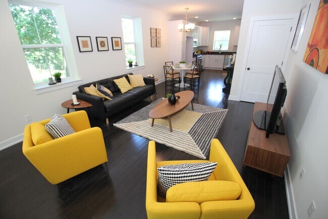 Foto del edificio - Lafayette Hill - 4 Bedroom 2.5 Bath Twin - HW - Granite - Great Location
