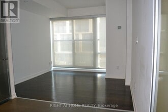 Building Photo - 170 Fort York Blvd