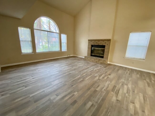 Foto del edificio - $2,150 Perrin & Maple, 3 Bedroom Home - E....