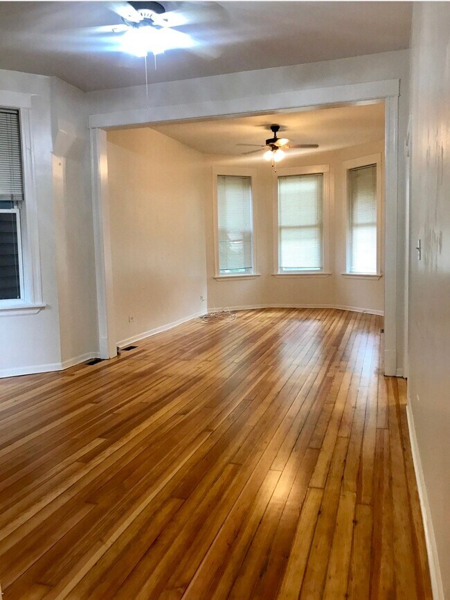 Foto del edificio - 1833 N Sawyer Ave
