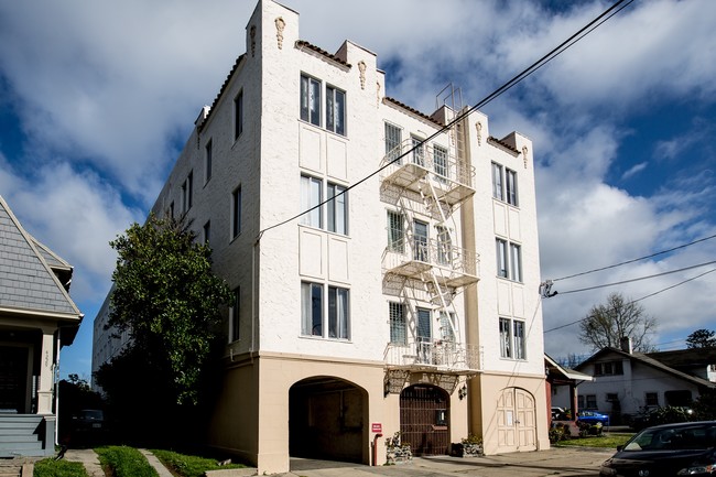 Building Photo - 4231 Montgomery St