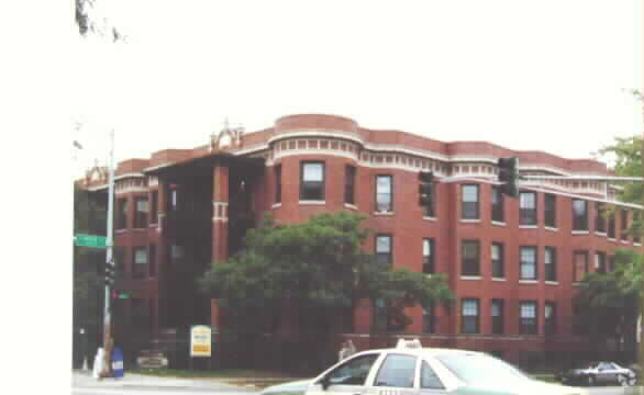 Building Photo - 6928 N Sheridan Rd