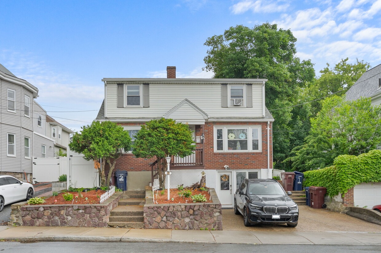 Primary Photo - 44 Woodlawn Ave