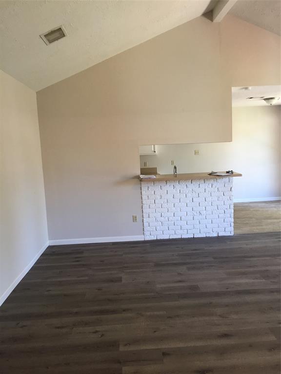 Foto del edificio - 5811 Woodmancote Dr