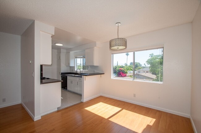 Building Photo - 4930 Whitsett Ave