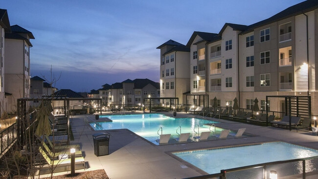 The Ravelle at Ridgeview apartments — community photo - The Ravelle at Ridgeview