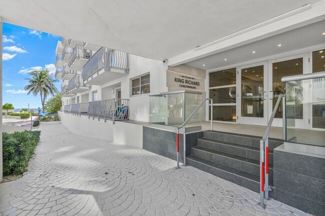 Foto del edificio - 4141 Collins Ave