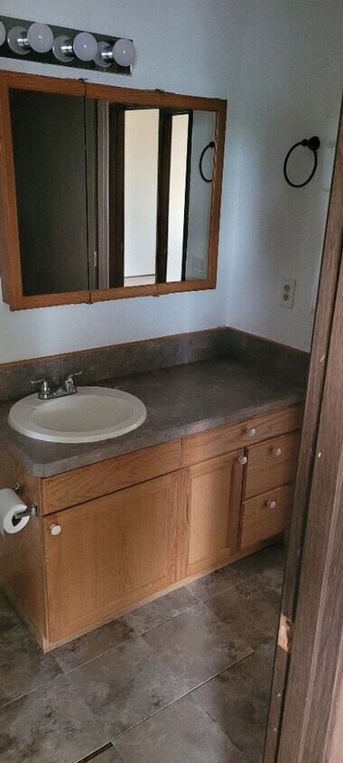 Primary Photo - Hermiston Home for Rent