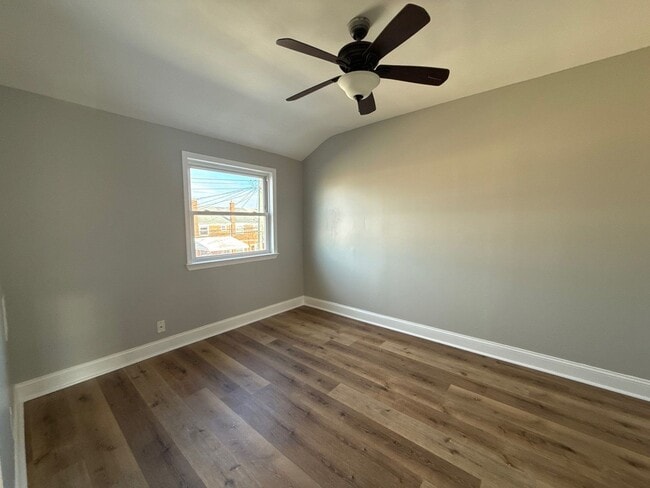 Building Photo - Three-Bedroom Home In Essex