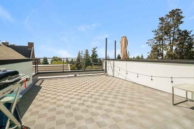 Foto del edificio - Luxury New Construction with Rooftop Views