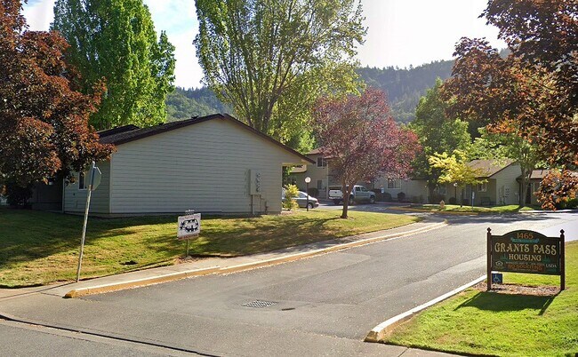 Foto del edificio - 1465 NE 10th St