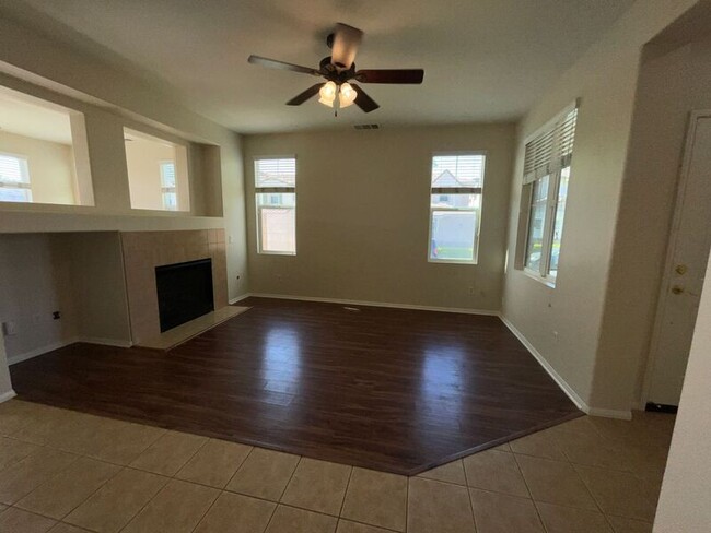 Foto del edificio - 35884 Crickhowell Ave